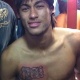 Neymar faz tatuagem em homenagem ao pai - Reprodução