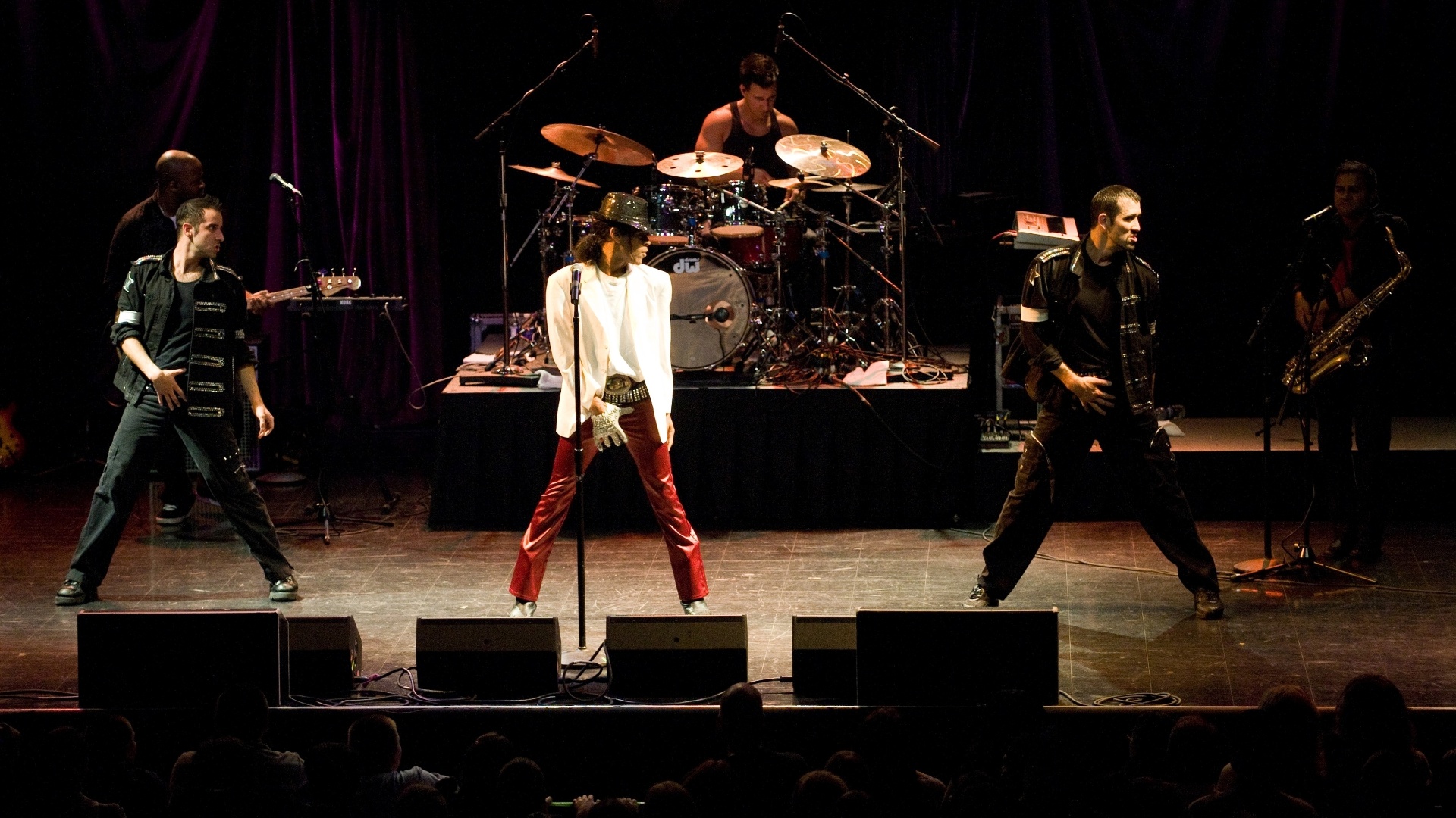 O grupo "Who's Bad" foi criado em 2004 pelo saxofonista e compositor Vamsi Tadepalli na Carolina do Norte, o grupo faz mais de 150 apresentações por ano - Divulgação