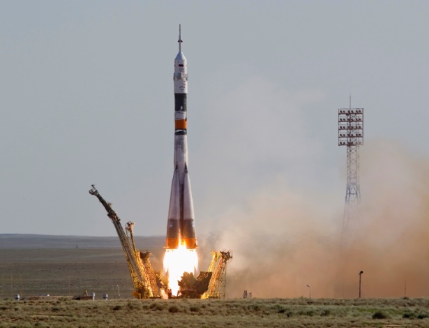 O veículo espacial Soyuz TMA-04M decola de plataforma de lançamento no comódromo de Baikonur - Shamil Zhumatov/Reuters