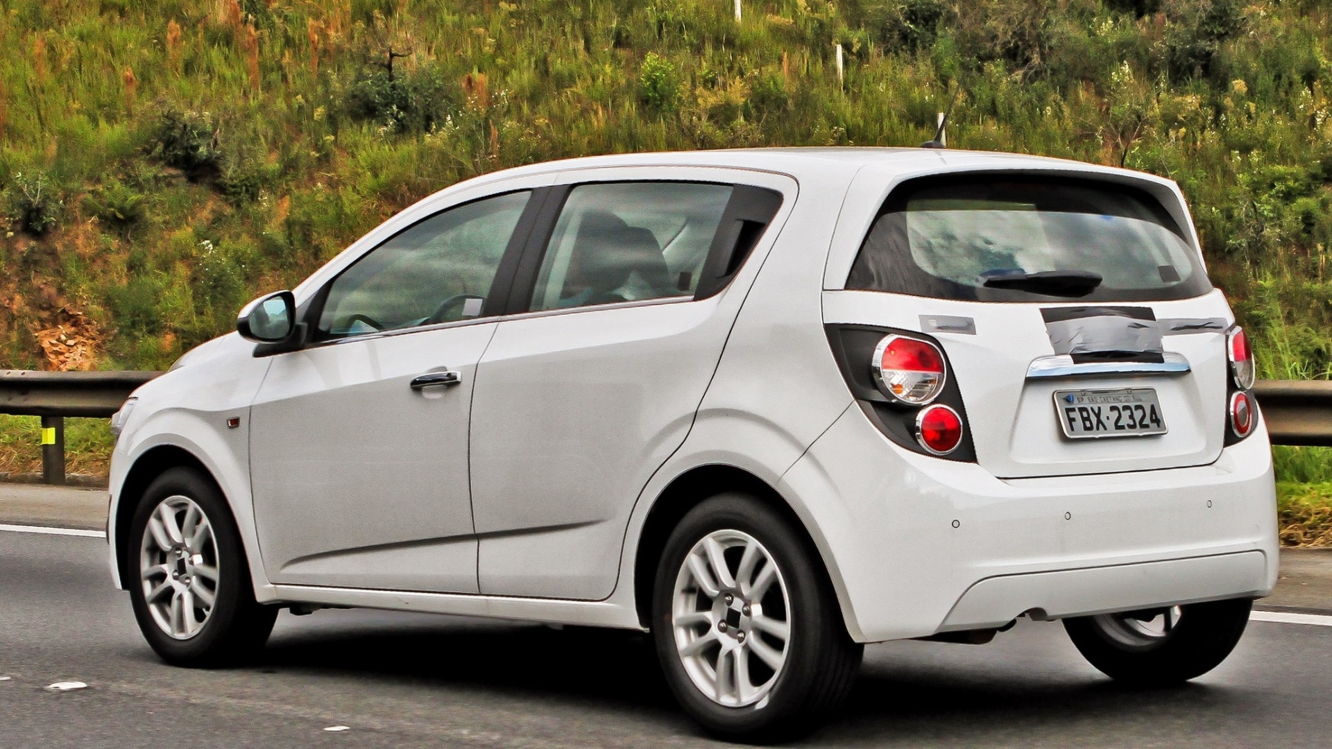Chevrolet Sonic hatch durante teste "secreto" com jornalistas: todas as linhas reveladas com clareza - Filipe Palma/www.filipepalma.com.br