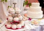 Bolos de casamento individuais permitem inovações na decoração da festa - Thinkstock