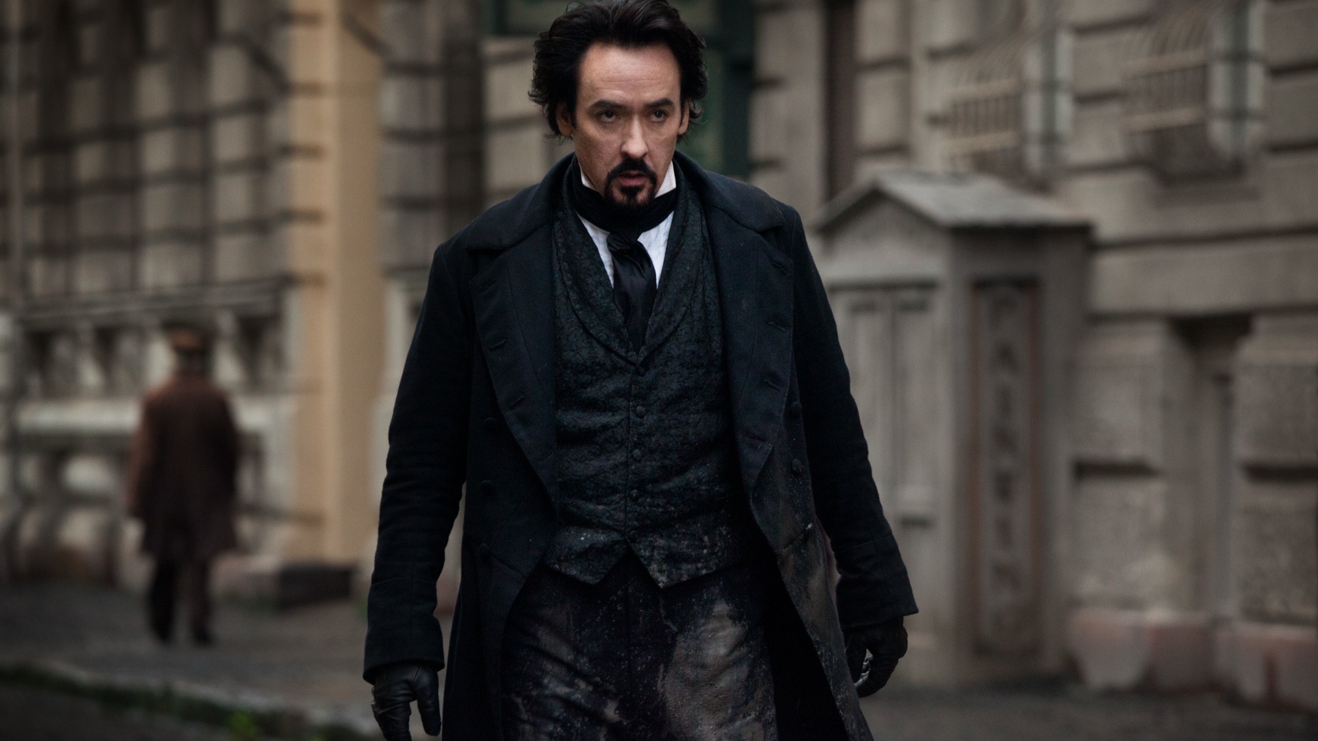 John Cusack em cena de "O Corvo", de James McTeigue - Divulgação