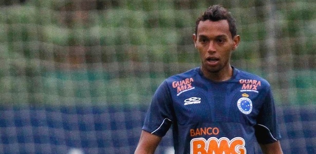 Lateral esquerdo Gilson foi liberado pelo Cruzeiro e acertou empréstimo ao Vitória  - Washington Alves/Vipcomm