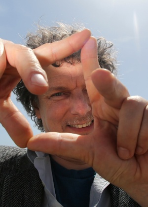 O diretor francês Michel Gondry durante fotos no Festival de Cannes 2012 - AFP Photo/Loic Venance