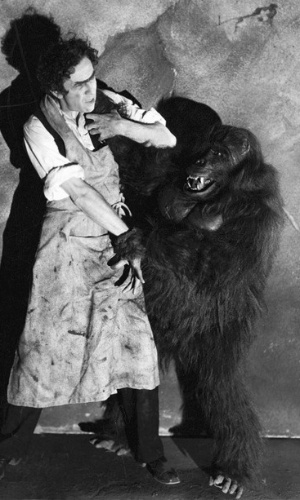 Cena do filme "Murders in Rue Morgue" (1932), de Robert Florey - Divulgação