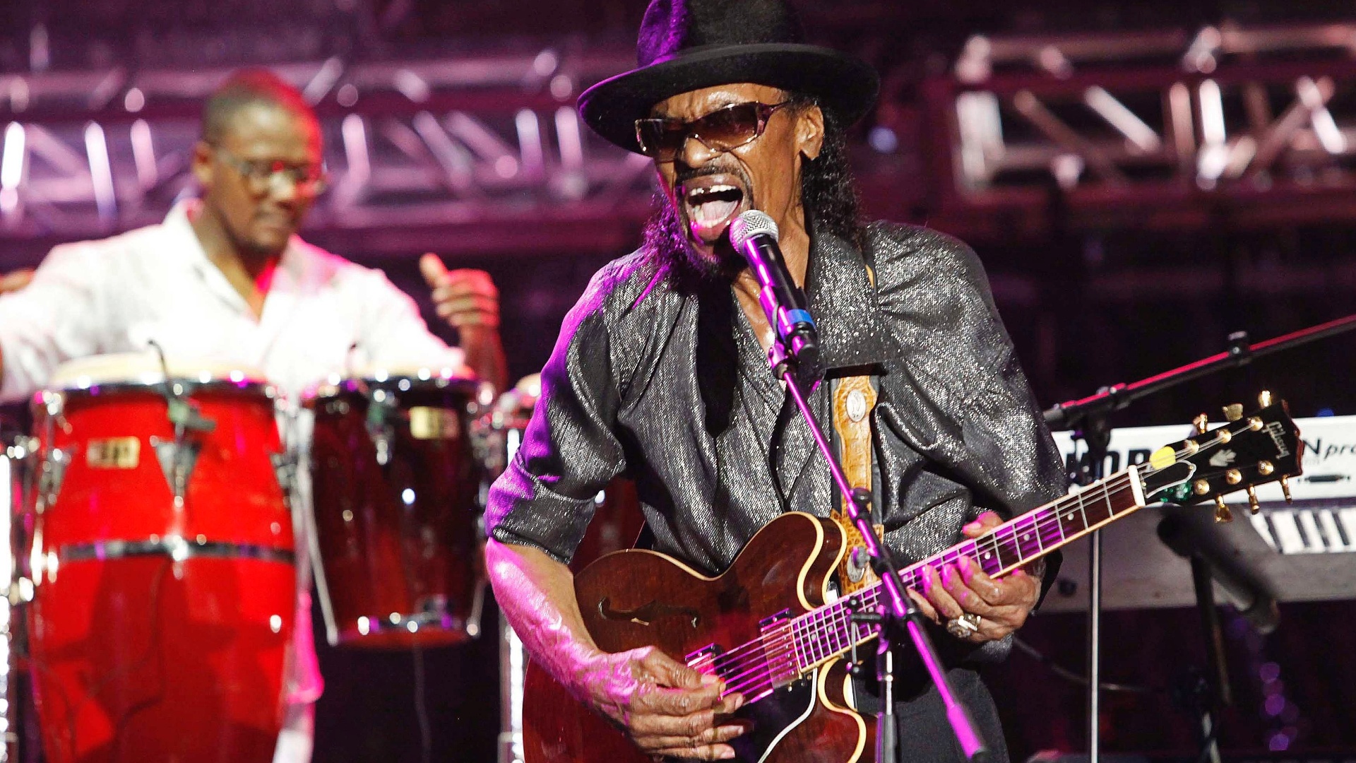 O guitarrista Chuck Brown durante apresentação no 20º St. Lucia Jazz Festival, no Pigeon Island (08/05/2011) - REUTERS/Andrea De Silva