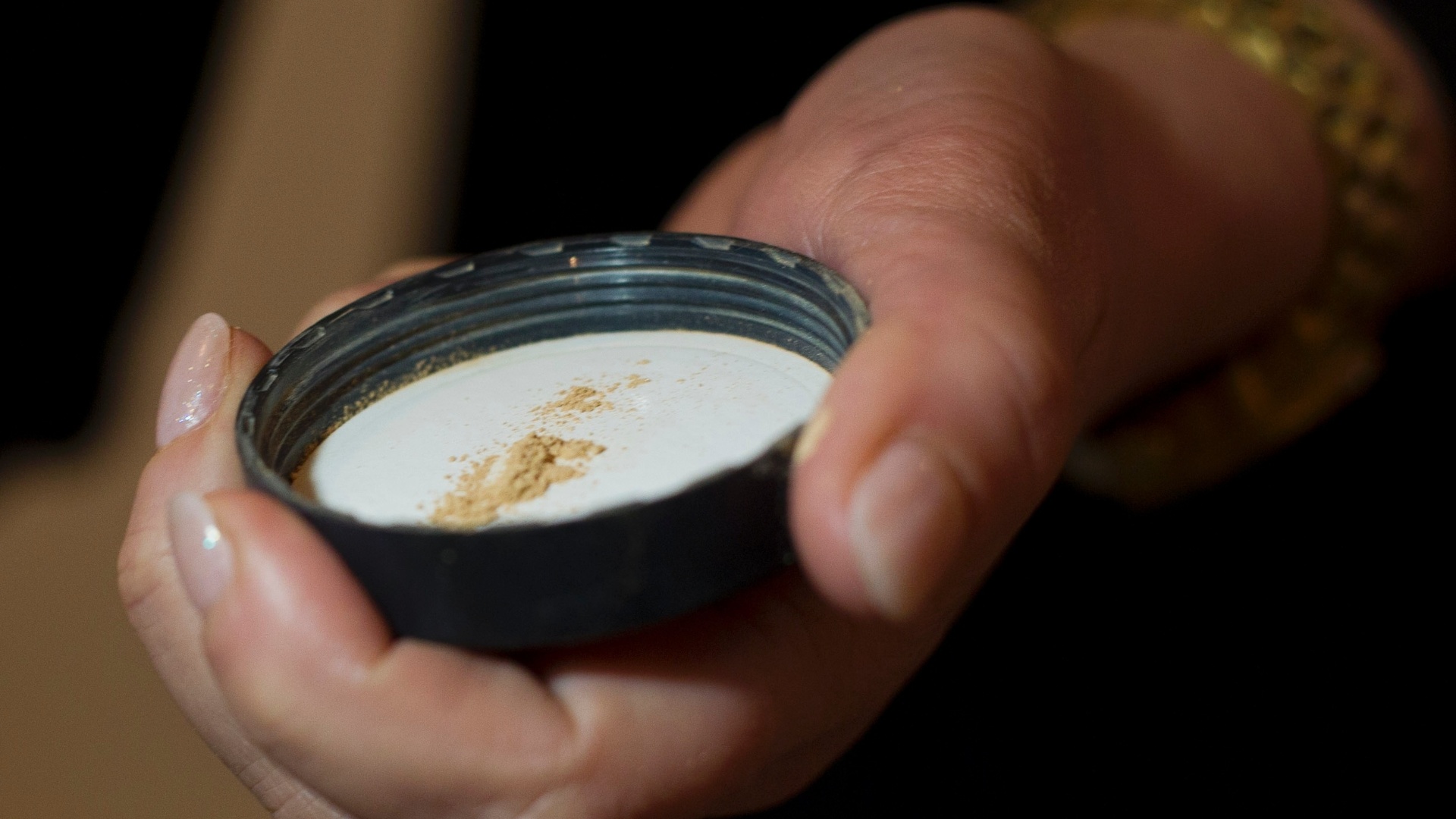 Passo a passo maquiagem mineral para o inverno - 2 - Fernando Donasci/UOL