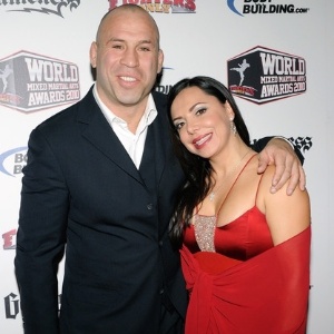 Wanderlei Silva com a mulher Tea durante uma das edições do Oscar do MMA, nos EUA - Getty Images