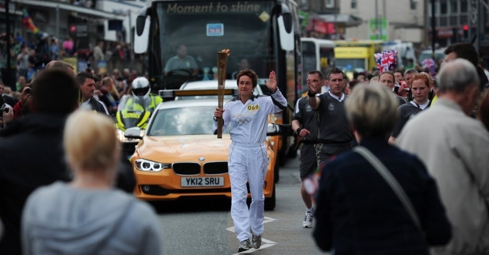 A tocha olímpica chegou ao Reino Unido na última sexta-feira, trazida por David Beckham
