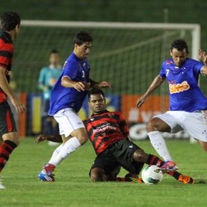 Cruzeiro estreou no Brasileiro em Uberlândia, onde ficou no empate sem gols com o Atlético-GO - Celio Messias/VIPCOMM