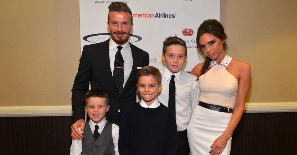 A família Beckham participa de evento beneficente nos EUA (20/5/12)
