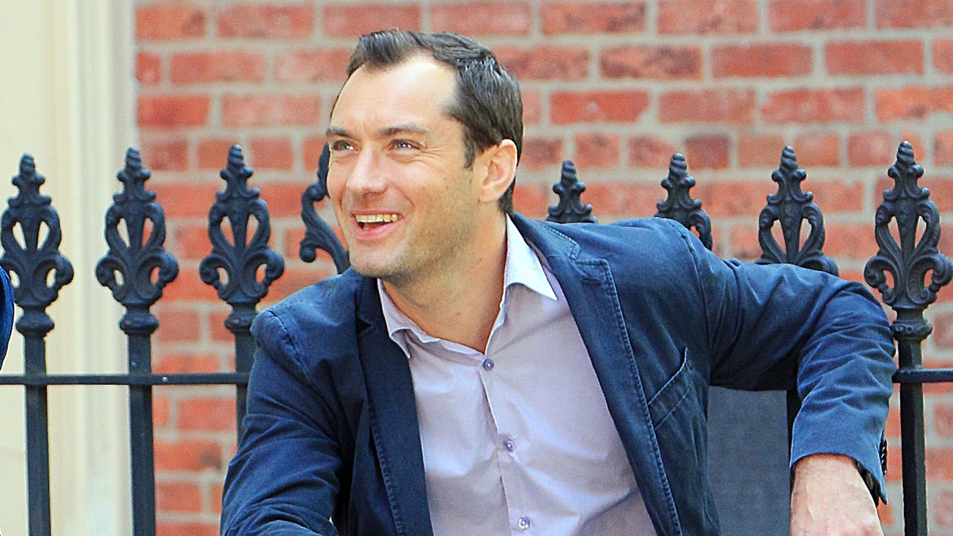 Jude Law  em cena do filme "The Bitter Pill" (19/5/12) - Brainpix