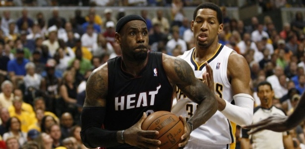 Com 40 pontos, LeBron James comandou a vitória do Miami Heat sobre o Indiana Pacers - BRENT SMITH/REUTERS