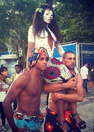 Manifestação, durante o Fashion Rio, por maior presença de modelos negros nas semanas de moda - Fernanda Schimidt/UOL