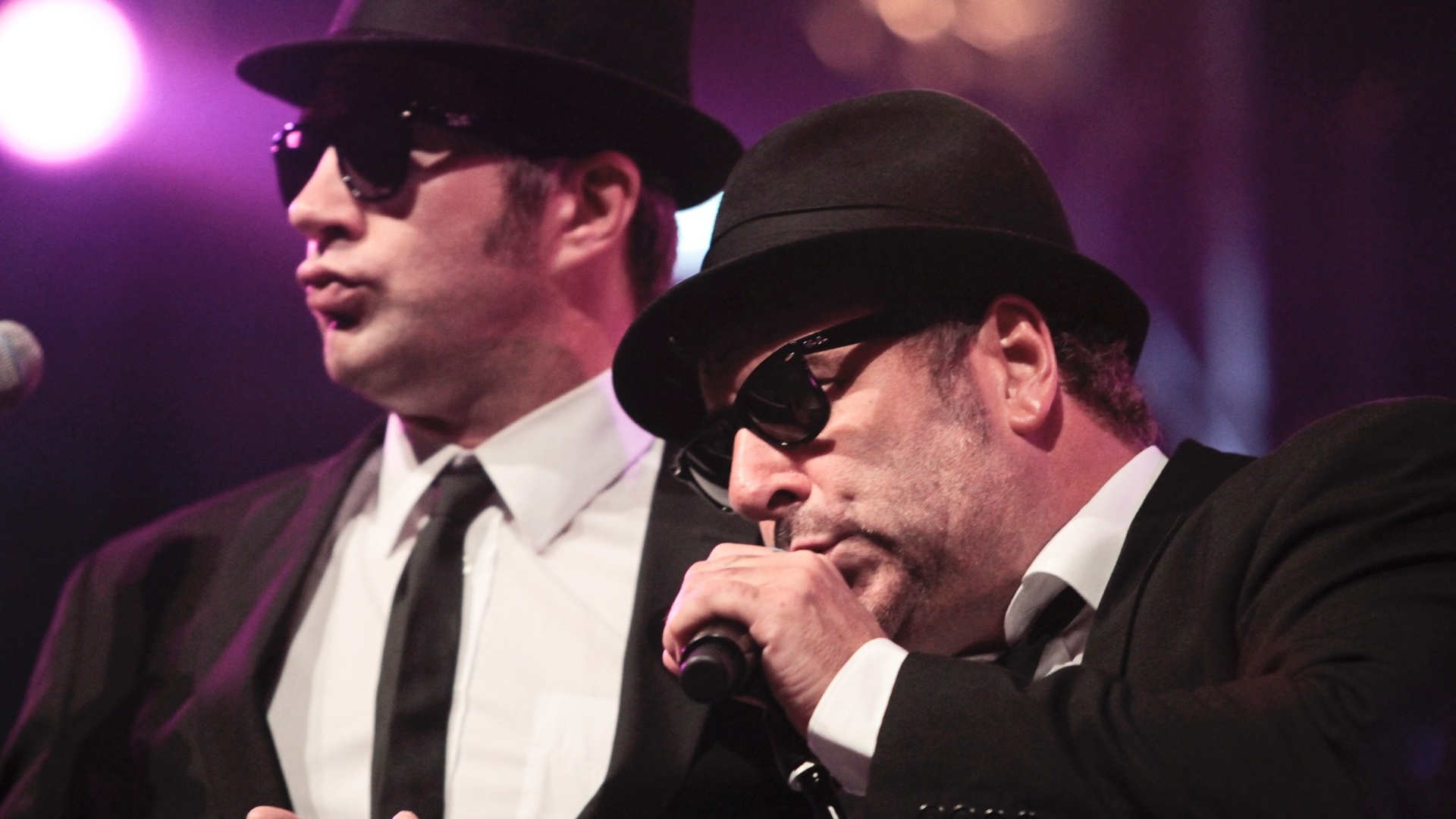 O espetáculo "The 'Official' Tribute To The Blues Brothers - The Smash Hit" terá duas apresentações em São Paulo: uma nesta quarta-feira (23) e a outra no sábado (26)  - Fernando Donasci/UOL