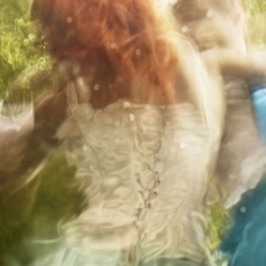 A série de fotos se inspira na coreografia do russo George Balanchine e investiga a natureza dos gestos emocionais e a expressão dentro de um relacionamento. Acima, a foto "Believers"  - Barbara Cole/Divulgação