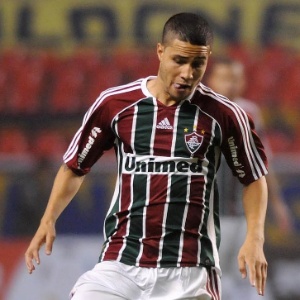 Bruno, lateral do Fluminense, sente dores na coxa e já voltou para o Rio de Janeiro para fazer exames - Dhavid Normando/Photocamera