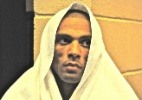 Colecionador de 'boladas', brasileiro do UFC 146 as guarda para dar casa aos pais