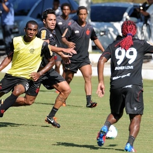 Ibson, que faz reestreia, terá Ronaldinho e Vagner Love no ataque em partida contra o Internacional - Alexandre Vidal/Fla Imagem