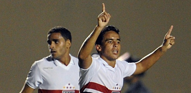 Jadson admite que títulos de Corinthians, Palmeiras e Santos aumentam pressão - Pedro Ladeira/AFP