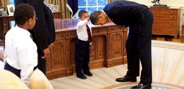 ?Quero saber se meu cabelo é igual ao seu?, disse o pequeno Jacob ao presidente Barack Obama - Pete Souza/Casa Branca/The New York Times