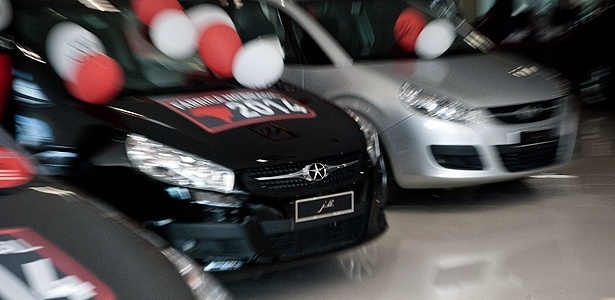 Carros novos expostos em revenda da chinesa JAC Motors, em São Paulo - Alessandro Shinoda/Folhapress