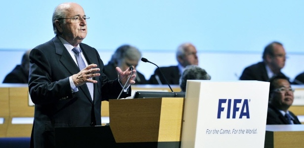 Blatter agendou reunião com federações, incluisive a Servia, para discutir medida - AP Photo/MTI, Laszlo Beliczay