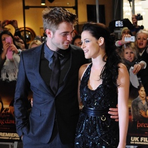 Robert Pattinson e Kristen Stewart chegam para a estreia de "A Saga Crepúsculo: Amanhecer - Parte 1" em Londres (16/11/11)