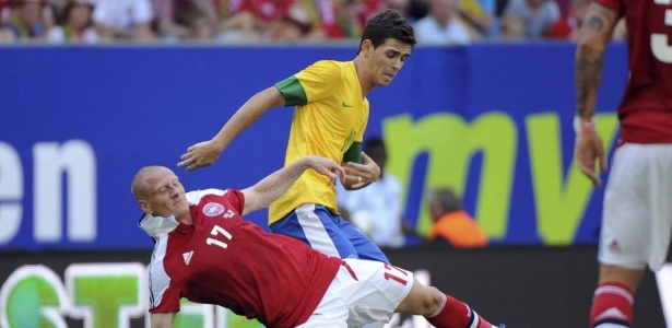 Oscar está a serviço da seleção brasileira e será titular nesta 4º contra os EUA - EFE/Daniel Reinhardt