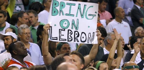 Torcida do Boston Celtics provoca Miami Heat, adversários da final do Leste - REUTERS/Brian Snyder