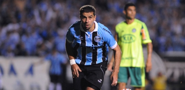 Centroavante André Lima comemora gol do Grêmio contra o Palmeiras no Olímpico - Edu Andrade/Agência Freelancer