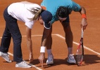 Errático, Bellucci culpa cansaço por dura virada logo na estreia de Roland Garros - AFP PHOTO/PATRICK KOVARIK 