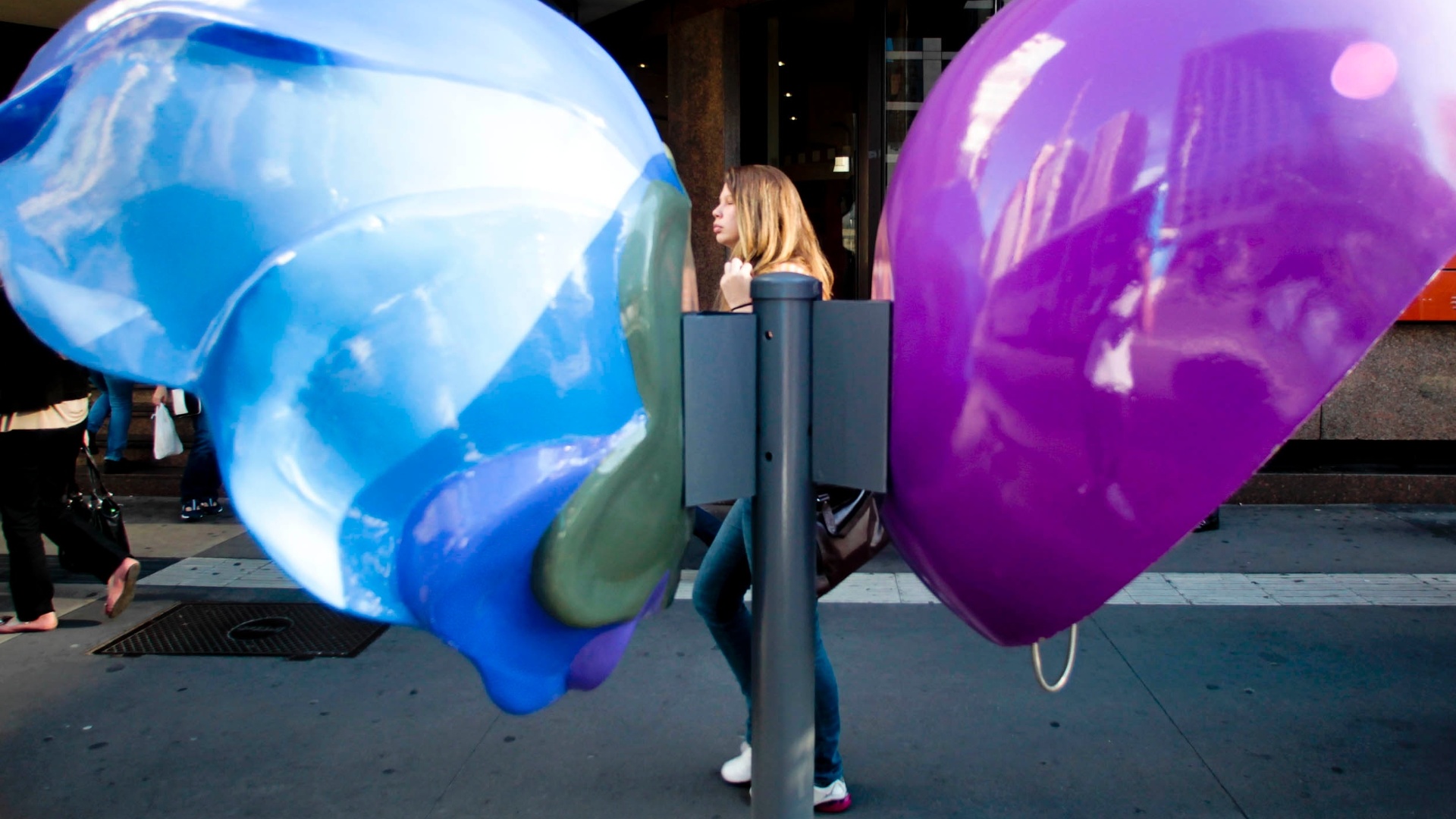 Orelhão é pintado para a "Call Parade", em SP (28/5/12) - Fernando Donasci/UOL