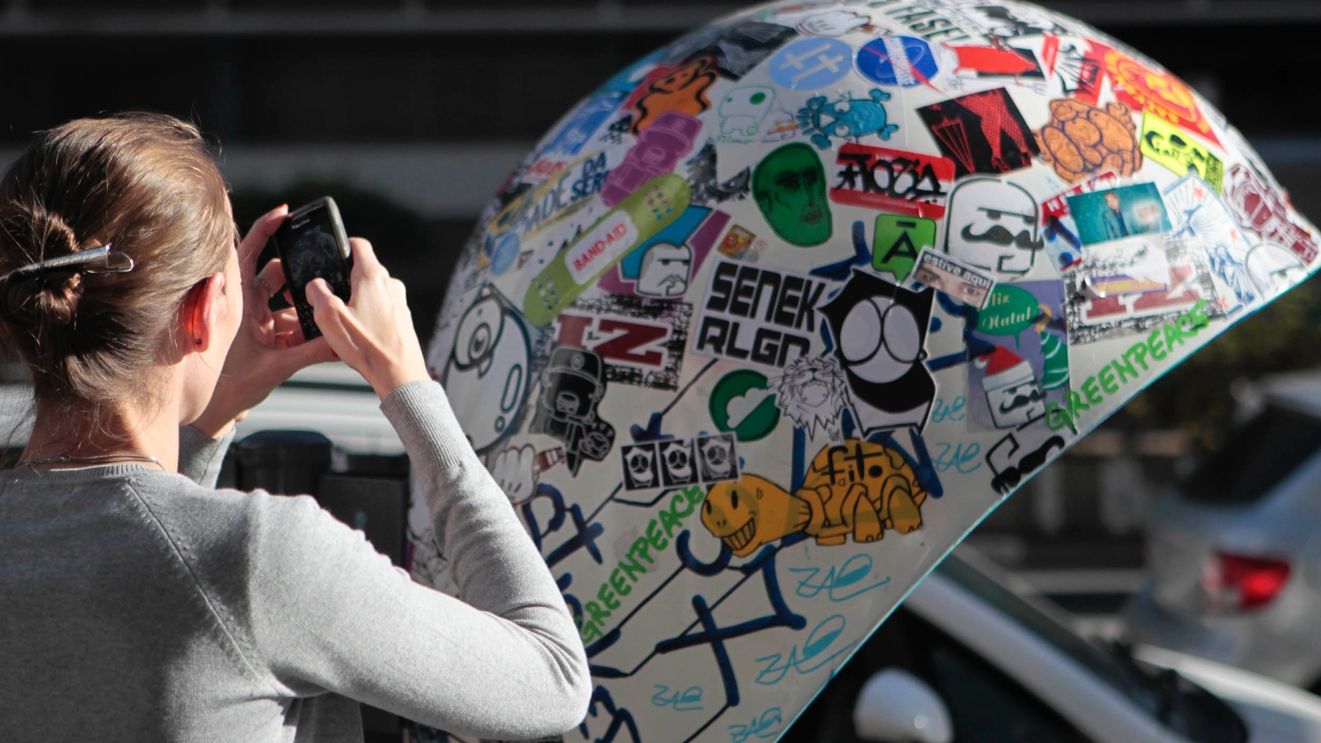 Orelhão é pintado para a "Call Parade", em SP (28/5/12) - Fernando Donasci/UOL