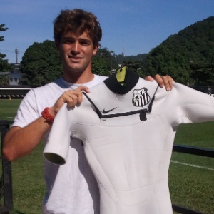 Alejo Muniz, 22 anos, que divulgará a "marca Santos", visitou o CT Rei Pelé nesta quarta-feira - Samir Carvalho/UOL