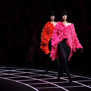 Modelos durante desfile do estilista Giorgio Armani, em Pequim, na China - Jason Lee/Reuters