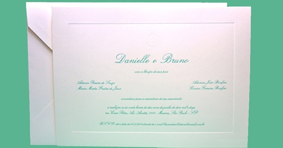 Convite de casamento de Dentinho e Dani Souza tem letras verdes