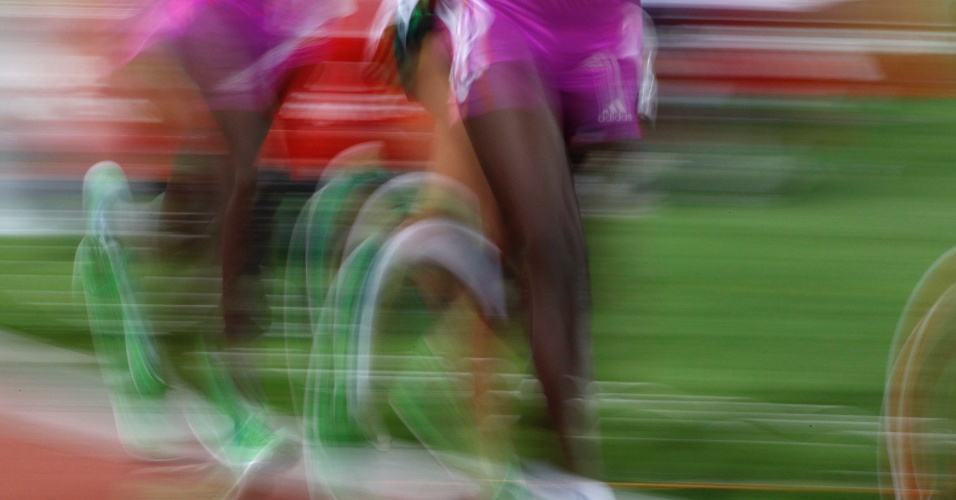 Imagem mostra as competidoras durante prova dos 3.000 m com obstáculos na etapa de Roma da Liga de Diamante (31/05/2012)