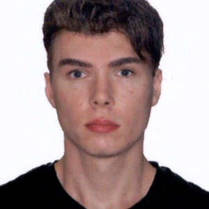 Luka Rocco Magnotta, 29, ator pornô foragido da polícia no Canadá e principal suspeito de ter enviado partes de um corpo de um estudante chinês, de 33 anos, à partidos políticos canadenses