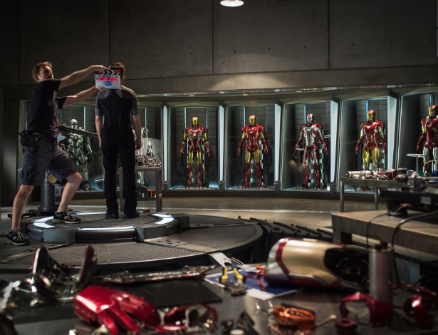 Foto dos bastidores das filmagens de "Homem de Ferro 3", com Robert Downey Jr. - Divulgação