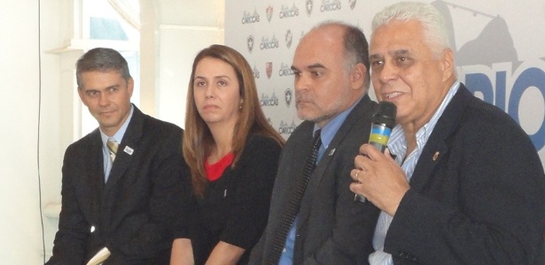 Siemsen, Patricia Amorim, Assumpção e Dinamite se reuniram em evento no Maracanã - Vinicius Castro/UOL