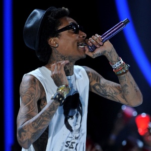 O rapper norte-americano Wiz Khalifa faz show durante o MTV Movie Awards 2012, em Los Angeles - Getty Images