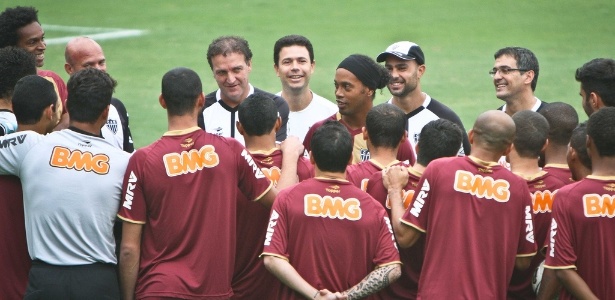 Ronaldinho Gaúcho se reúne com jogadores do Atlético-MG em seu primeiro treino - Bruno Cantini/CAM