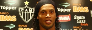 http://esporte.uol.com.br/futebol/ultimas-noticias/2012/06/04/ronaldinho-gaucho-vai-usar-a-camisa-49-para-homenagear-sua-mae.htm