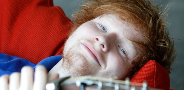 O músico inglês Ed Sheeran posa para fotos em Los Angeles (8/5/12) - Sam Mircovich/Reuters