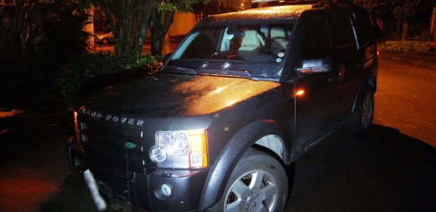 Land Rover usada para perseguir assaltantes no bairro do Socorro, zona Sul de São Paulo