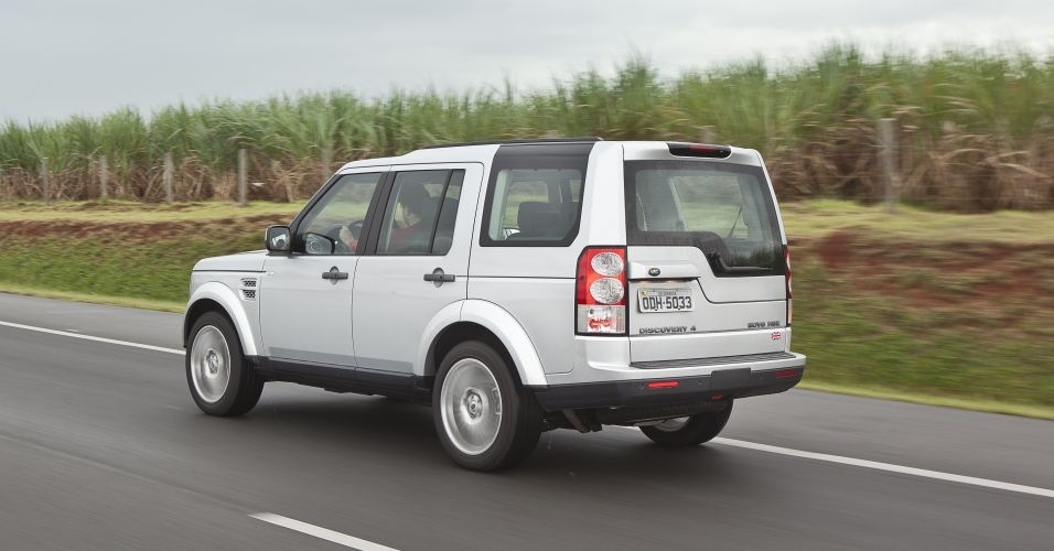 Discovery 4 2012 custa R$ 241.000 (S 3.0 SDV6 Diesel), R$ 264.000 (SE 3.0 SDV6 Diesel) e R$ 315.000 (HSE 3.0 SDV6 Diesel) - Divulgação