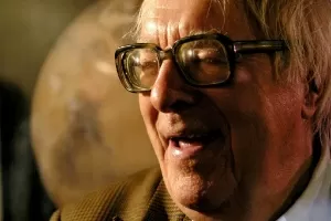 O autor Ray Bradbury em imagem tirada durante seu aniversário de 83 anos, em Pasadena, Califórnia (23/8/2003) - AP Photo/Stefano Paltera