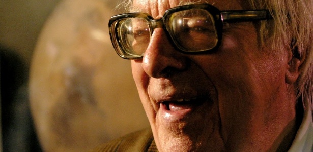 O autor Ray Bradbury em imagem tirada durante seu aniversário de 83 anos, em Pasadena, Califórnia (23/8/2003) - AP Photo/Stefano Paltera