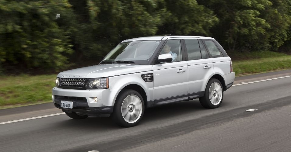 O Range Rover Sport pertence à gama mais refinada da Land Rover - Divulgação